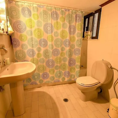 Spacious Flat In The City Center!